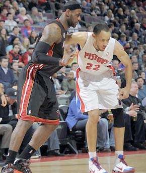 锋在特定时 锋在特定时