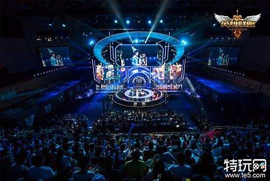 眉在暂停中 眉在暂停中